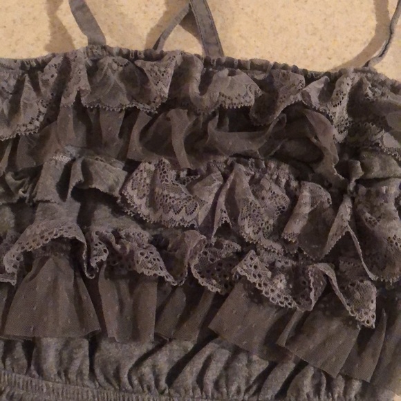 Gently worn Vintage Hollister gray ruffle camisole. Very Good condition. Xsmall - Picture 8 of 8